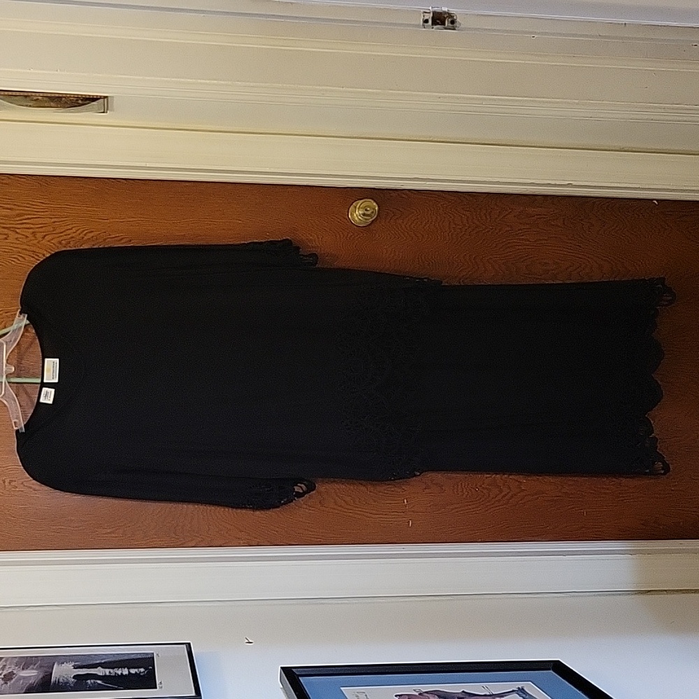 Smithonian Institution Black Tunic Top and Skirt w/Lace trim Sz L